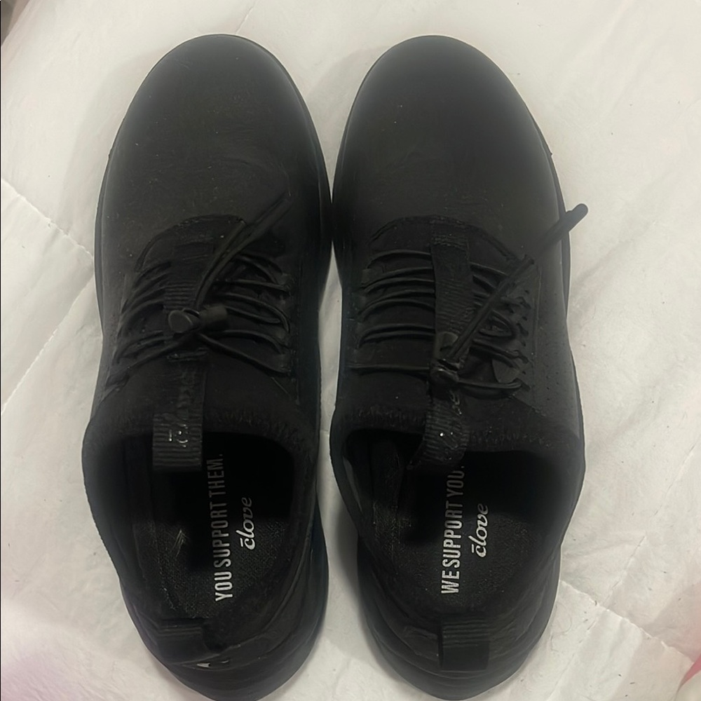 Nurse Clove Black Sneakers